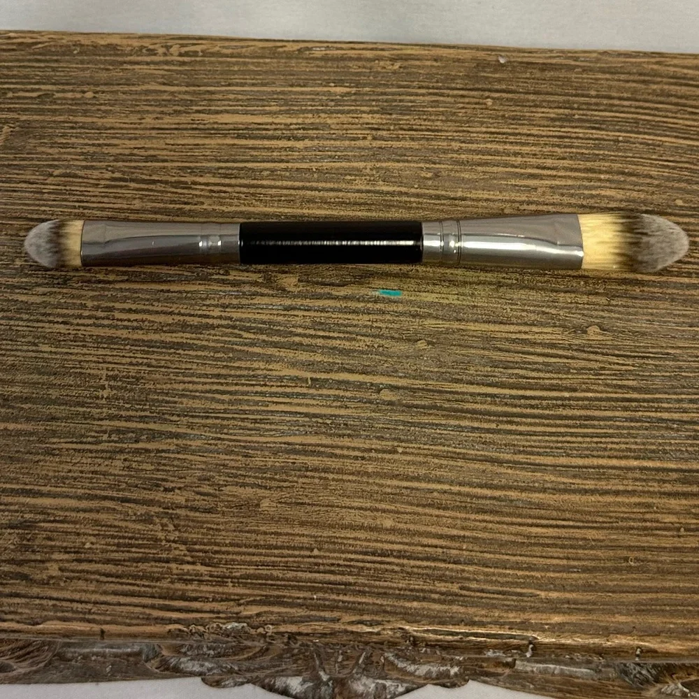 NEW BORGHESE Professional Dual Foundation & Concealer Make Up Brush NWOT